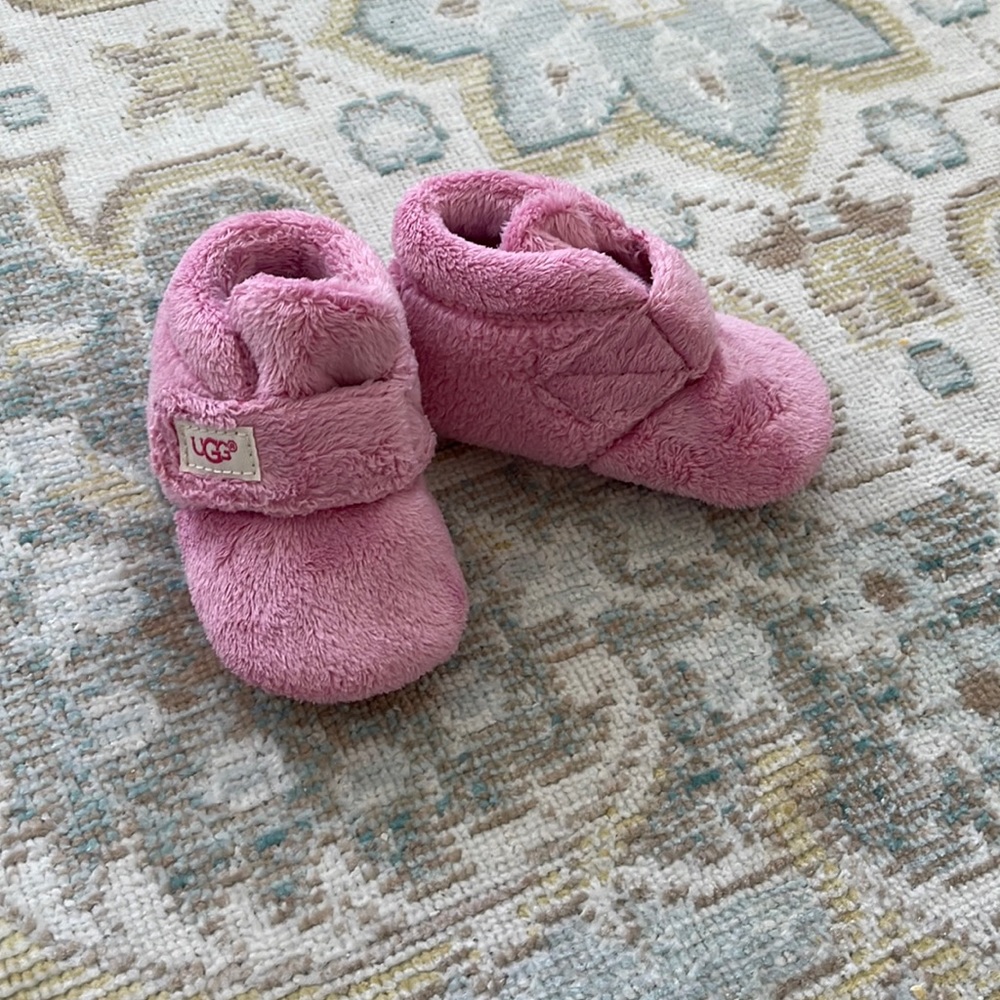 02/03 Ugg slippers